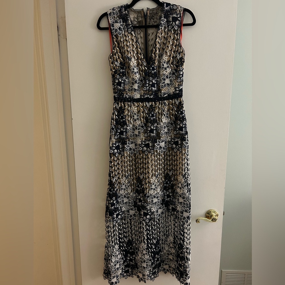 ML Monique Lhuillier Midi Dress